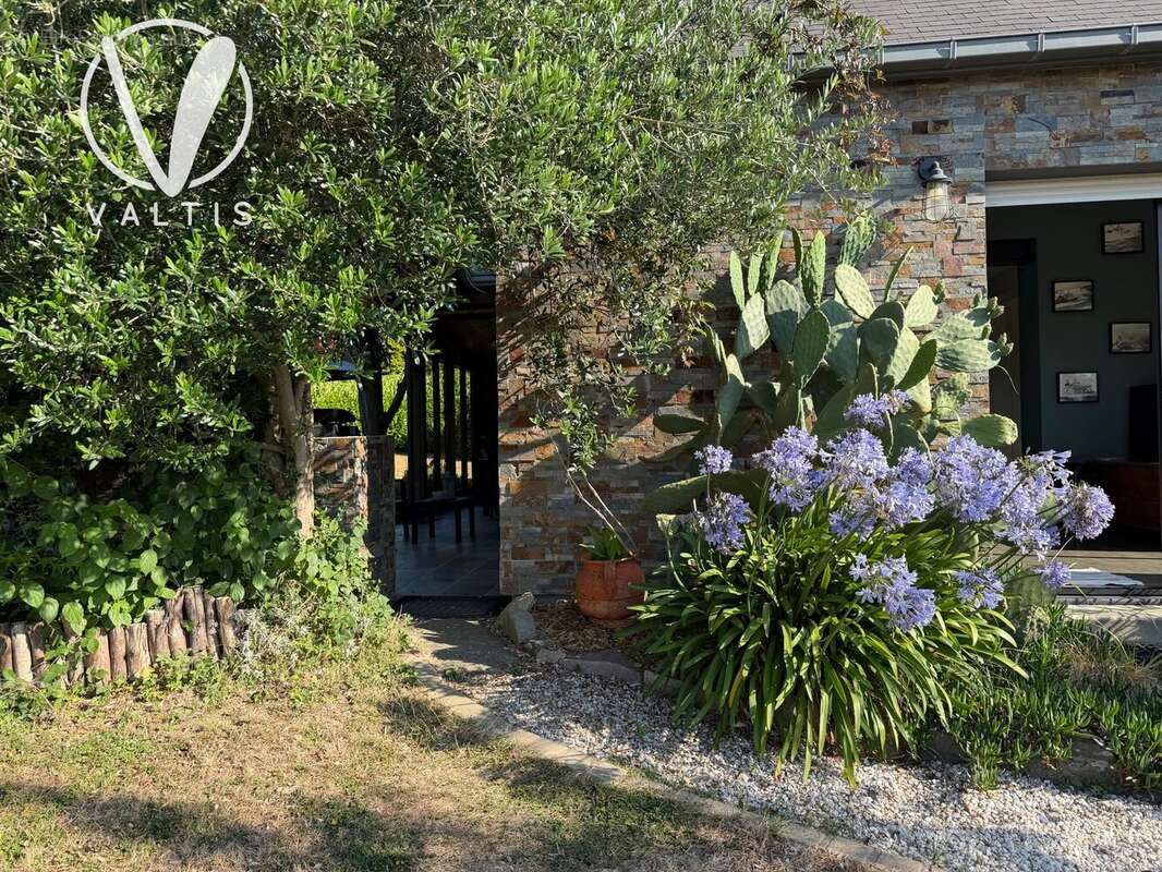 Maison 105 m² à Saint-Cast-Le-Guildo  - photo 2