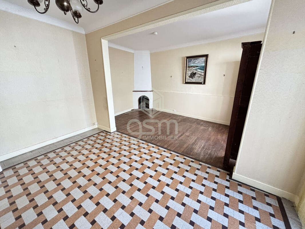 Maison à SAINTE-MAURE-DE-TOURAINE