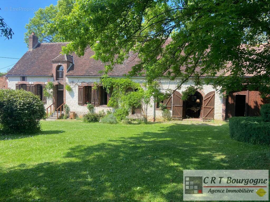 Maison à SAINT-MAURICE-LE-VIEIL