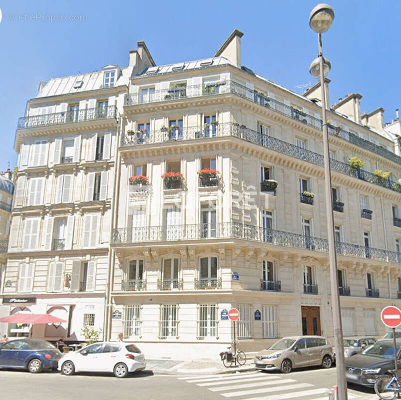 Appartement à PARIS-8E