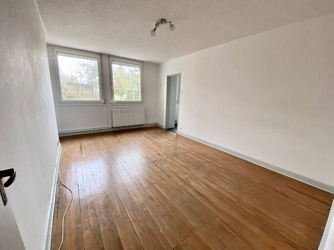 Appartement à NEUNKIRCHEN-LES-BOUZONVILLE