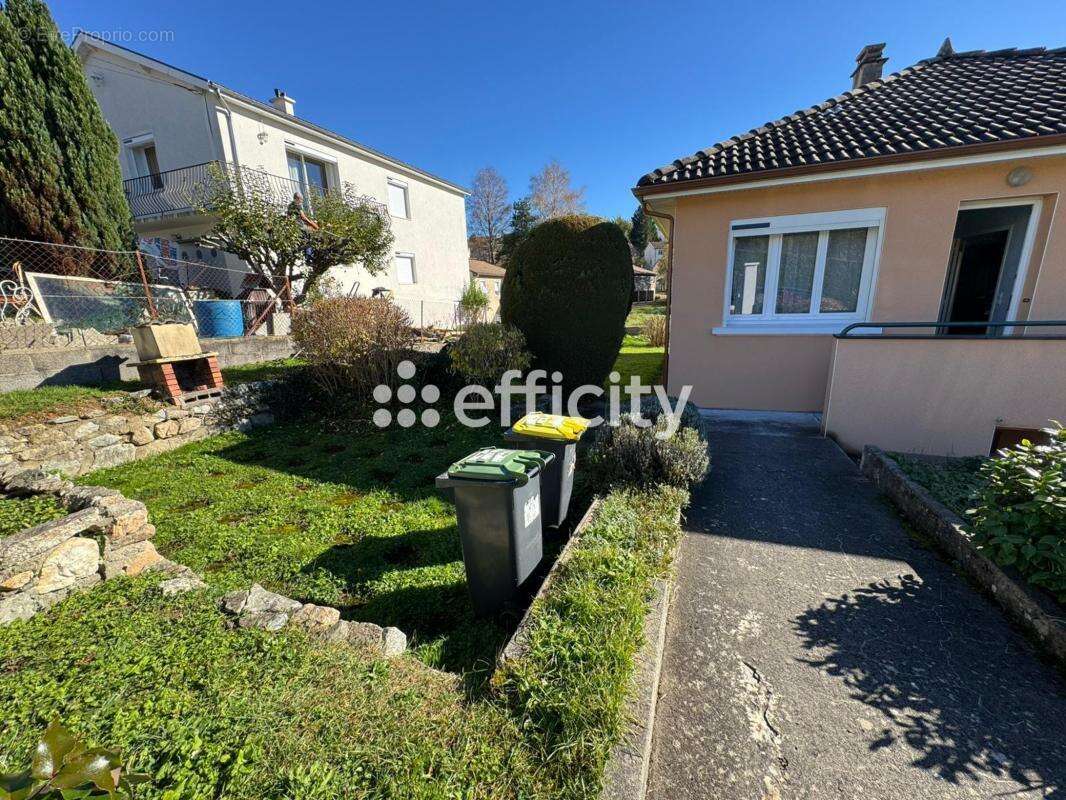 Maison à LA MONNERIE-LE-MONTEL