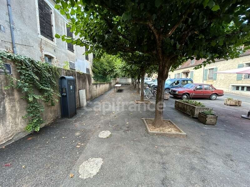 Maison de bourg à vendre 4 pièces env 211m² EXCIDEUIL (24)patio et jardin - photo 4