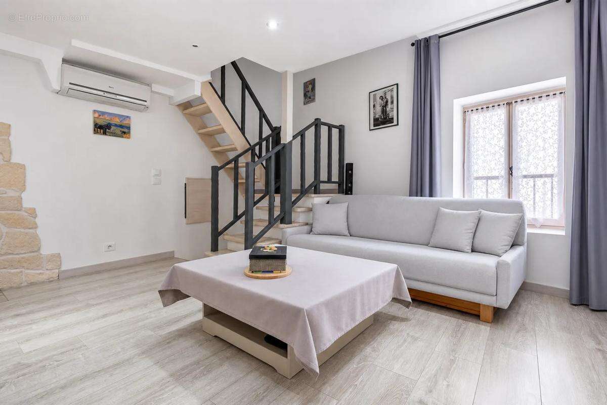 Appartement de 5 pièces de 90 m² situé à Bouyon - photo 2
