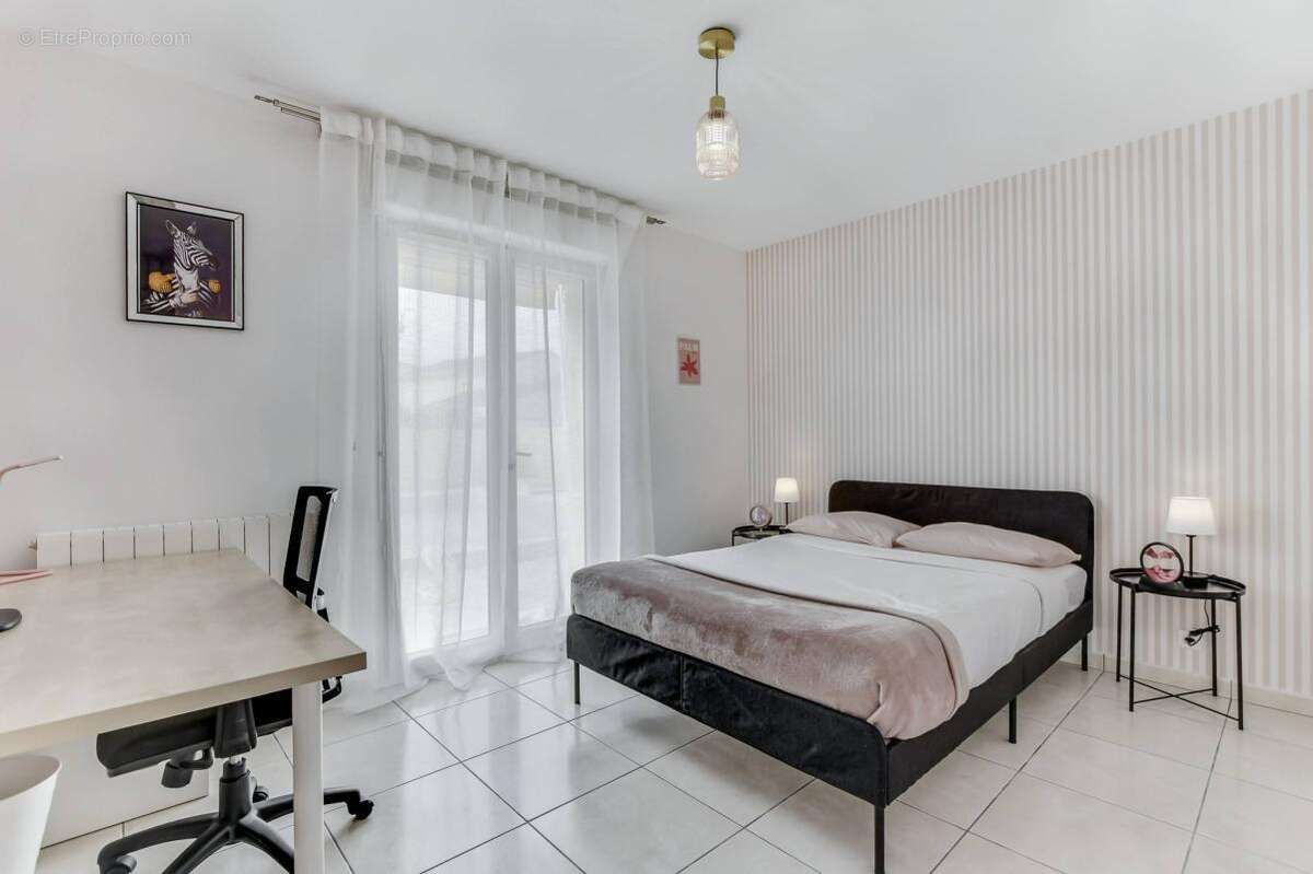 Maison familiale t7   180 m2   piscine   panneaux solaires - photo 8
