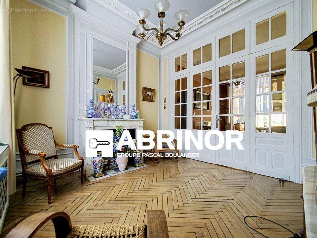 Maison ancienne de 230m² habitables, 6 chambres, grande parcelle de 1755m², garage 2 voitures - photo 4