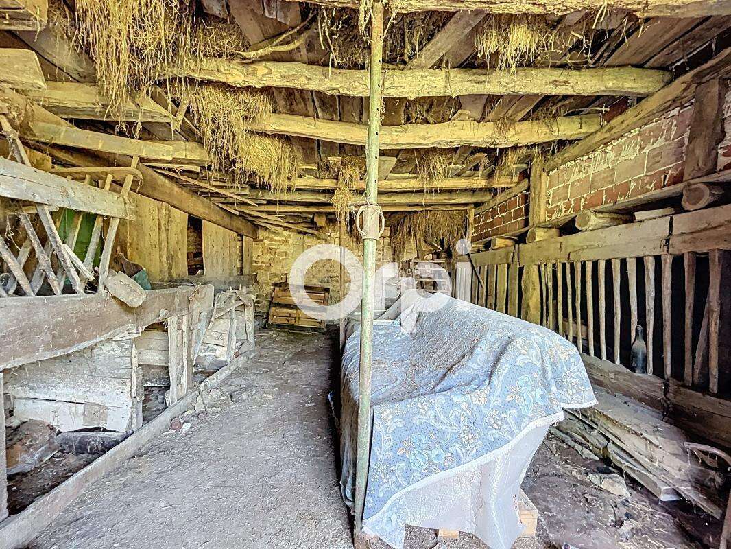 Maison à LES QUATRE-ROUTES-DU-LOT