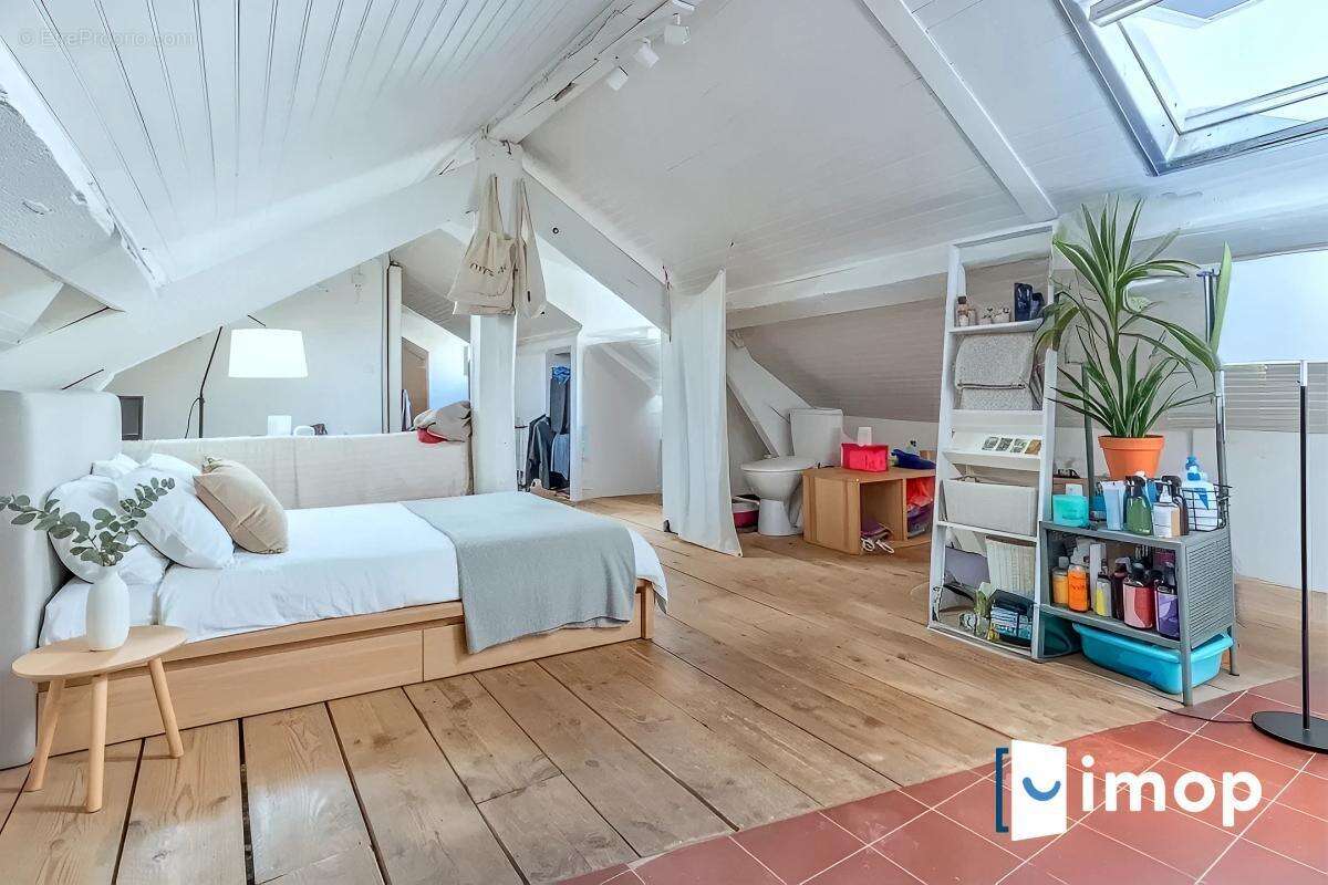 Duplex de 122m² à 2 min du Métro 13 Porte de Paris à très faibles charges - photo 7