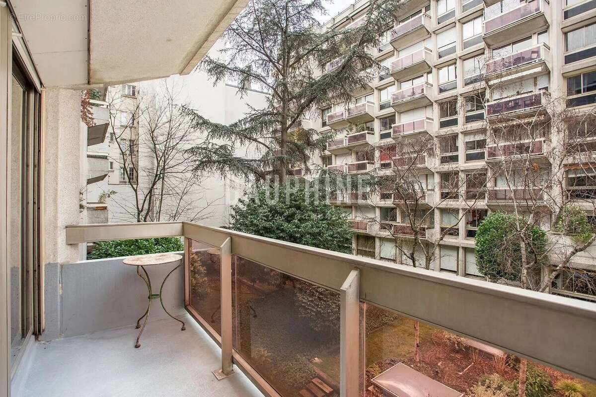 Appartement à PARIS-6E