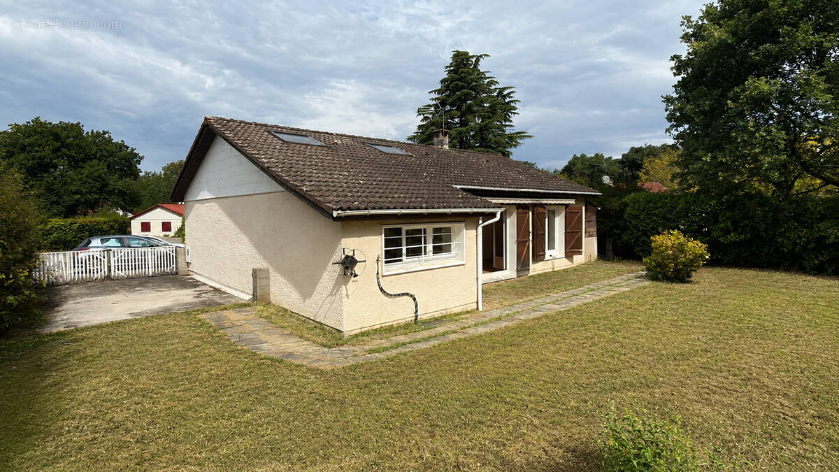 Maison à MEYZIEU