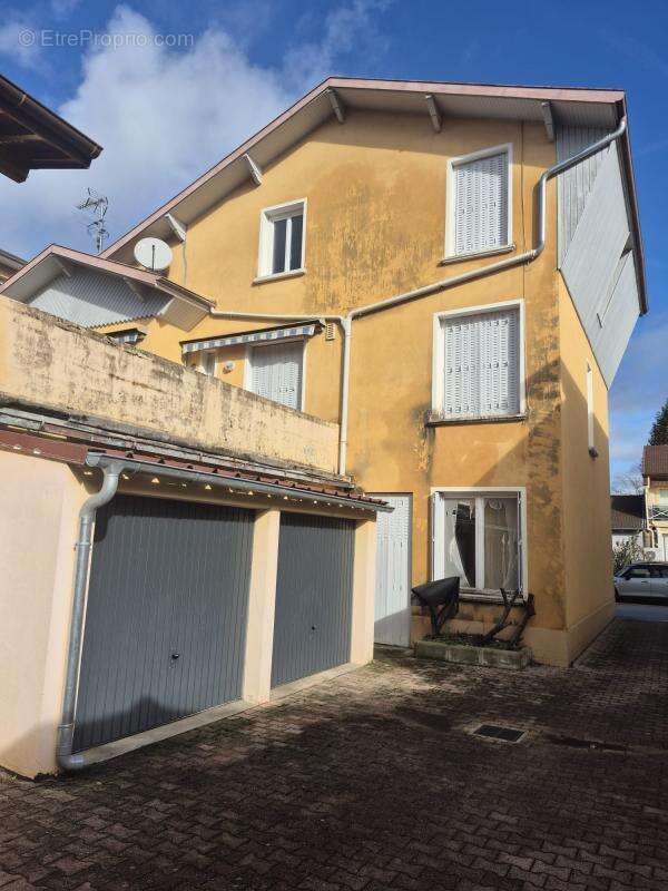 Maison à MONTREAL-LA-CLUSE