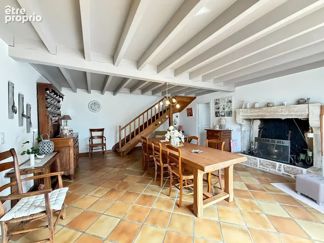 Magnifique Maison de Caractère avec Vastes Jardins et Vues Exceptionnelles près de Nanteuil-en-Vallée - photo 8