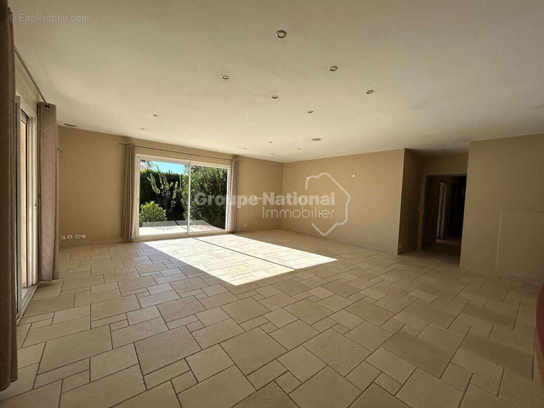 Maison à JONQUIERES