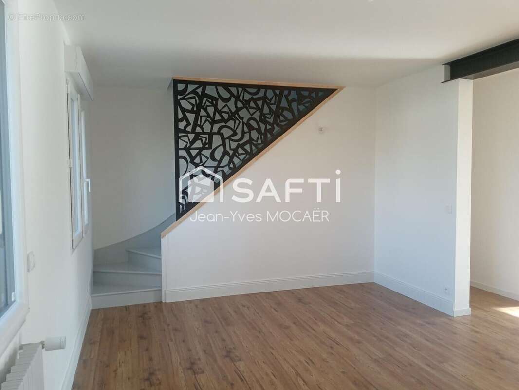 Photo 3 - Maison à CHATEAUNEUF-DU-FAOU