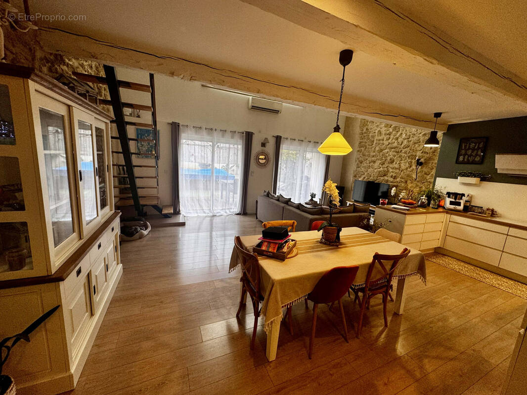 Maison à MOUSSAN