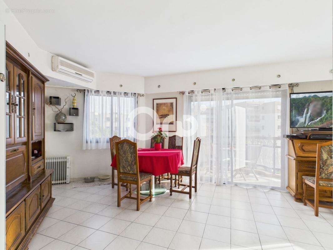 Appartement à MANDELIEU-LA-NAPOULE