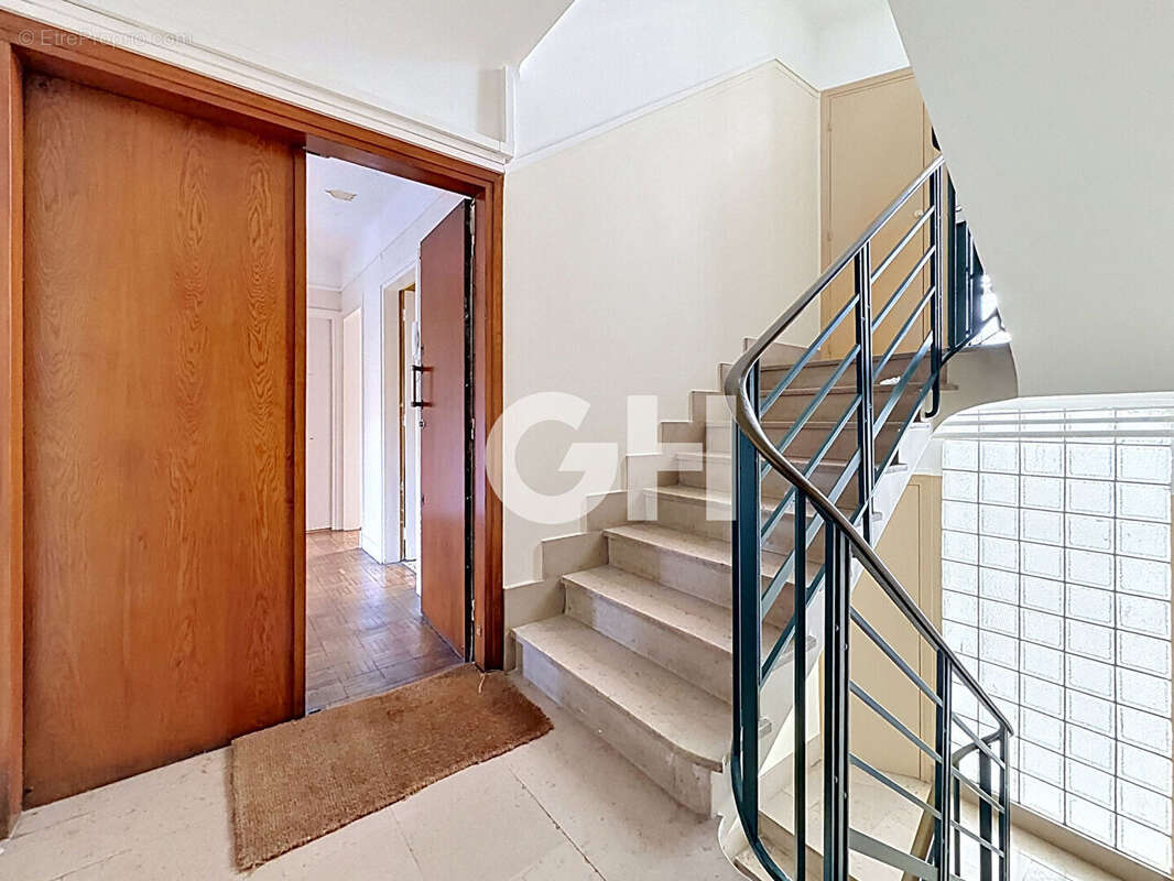 Proximité nation : 3 pièces traversant avec balcon et vue dégagée - photo 10