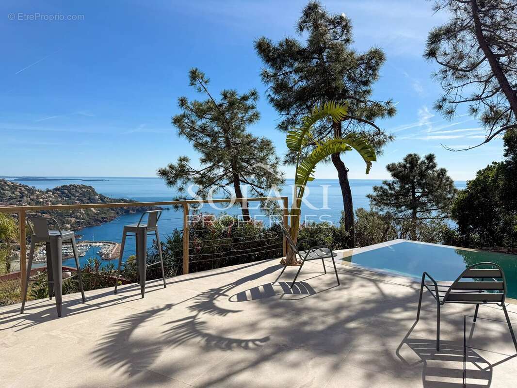 Maison à THEOULE-SUR-MER