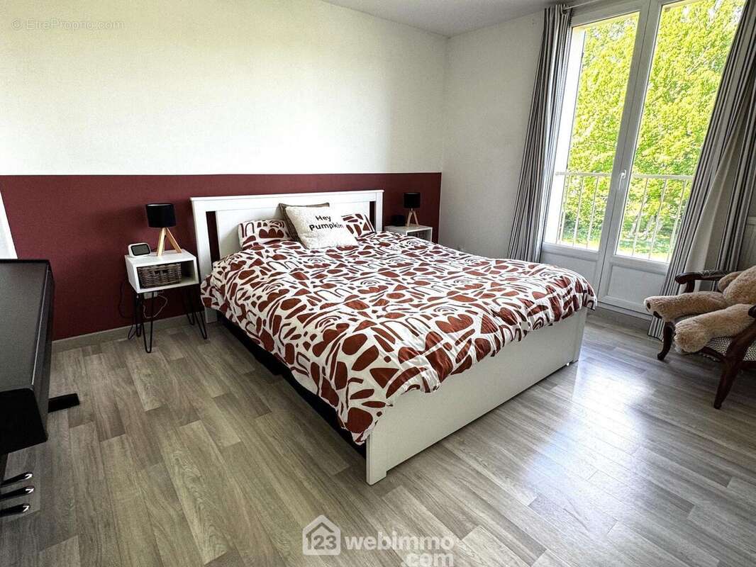 ...voici la seconde chambre... - Maison à LISSES