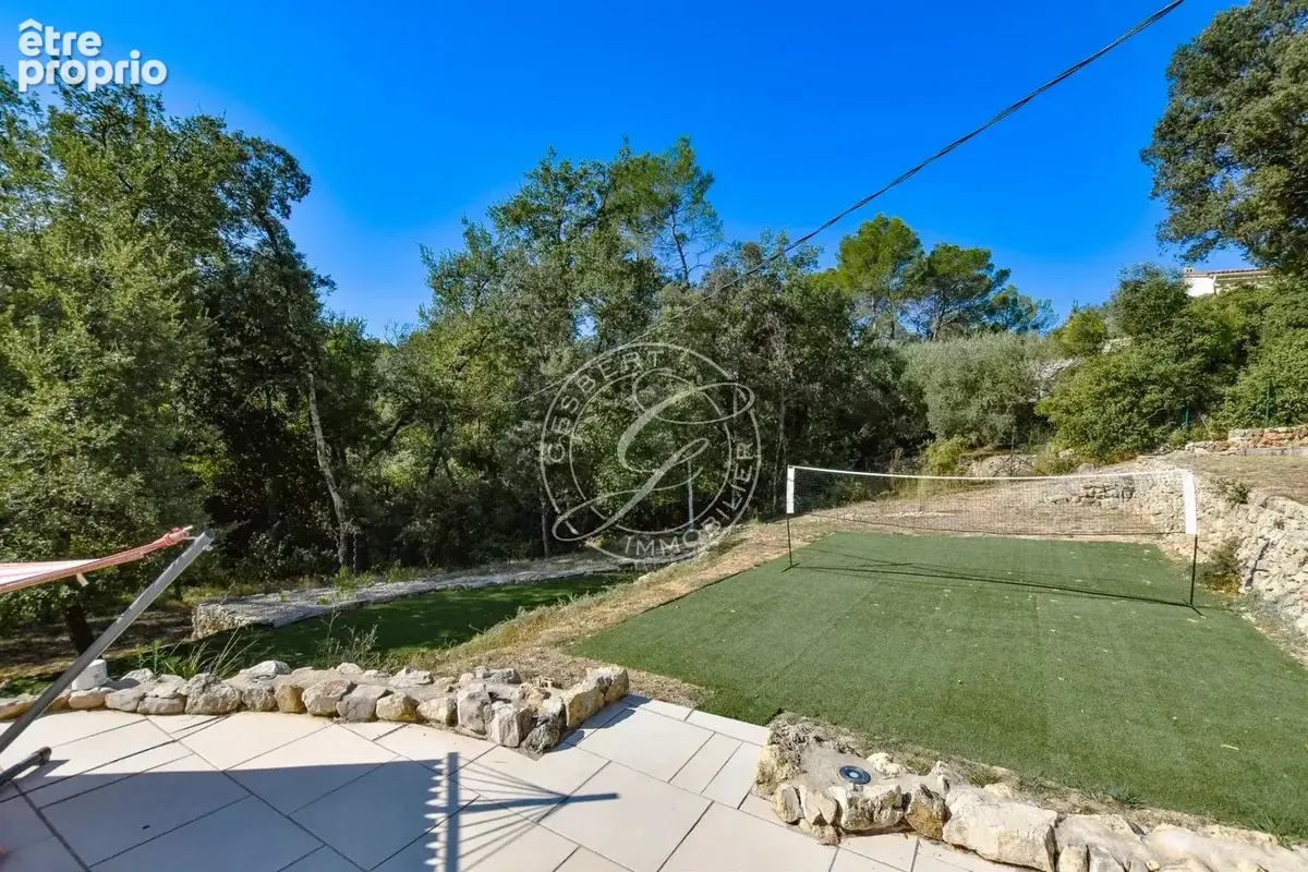A VENDRE LORGUES - Villa traditionnelle avec piscine et vue dégagée - photo 22