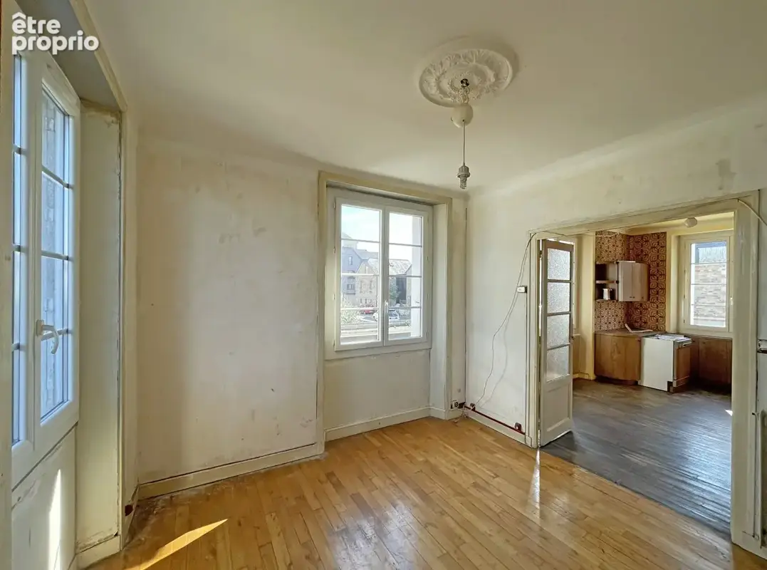 Immeuble de caractère avec fort potentiel - Quartier Francisco-Ferrer , Vern - photo 3