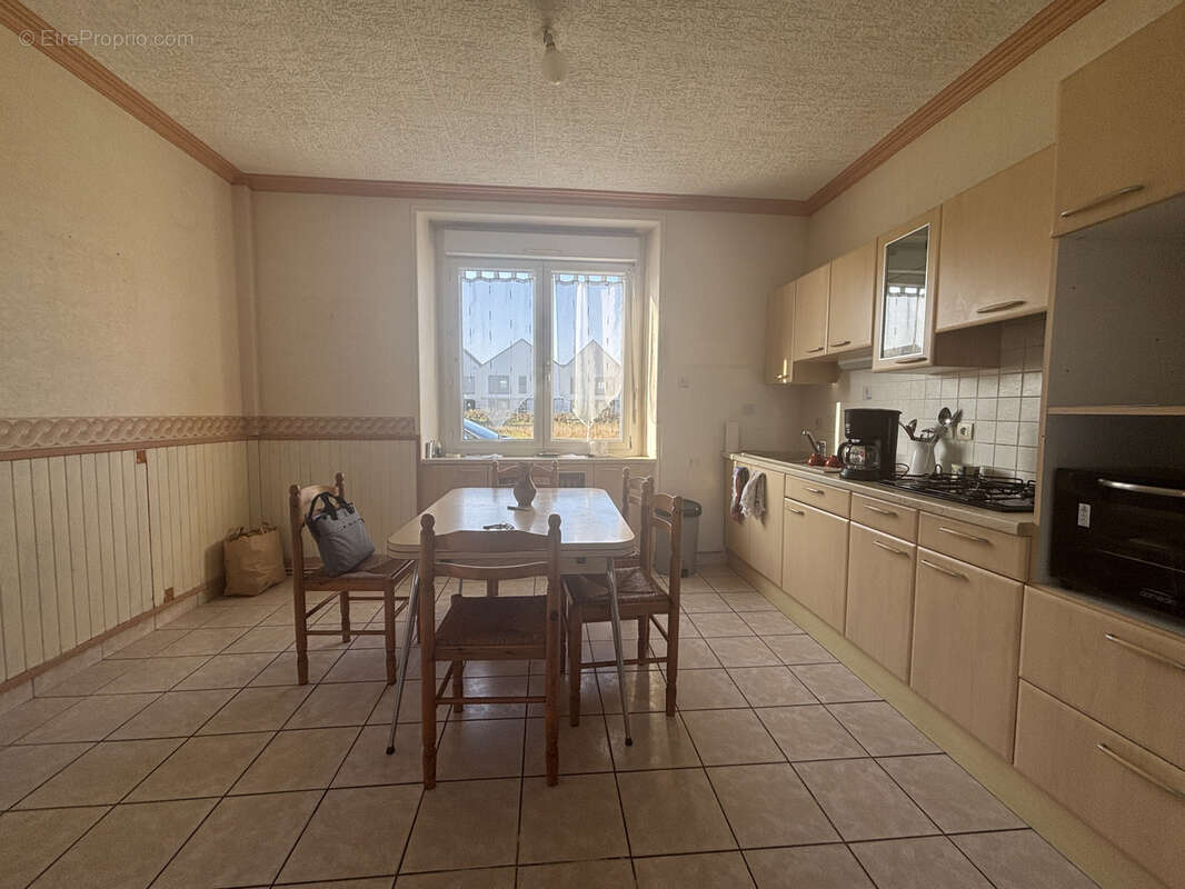 Maison à PLOUGUERNEAU