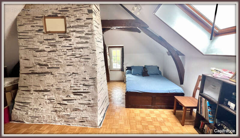 Maison à BECON-LES-GRANITS
