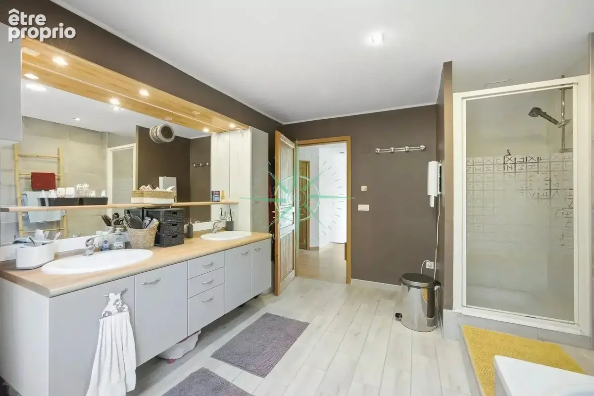 Propriété familiale de 185 m2 avec piscine, sans vis-à-vis. - photo 8