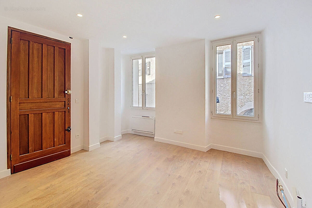 Appartement à LORGUES