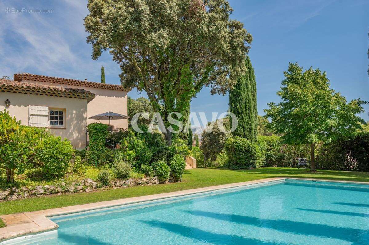 Vente Villa 8 pièces de 272m² - 13100 Saint-Marc-Jaumegarde - photo 7