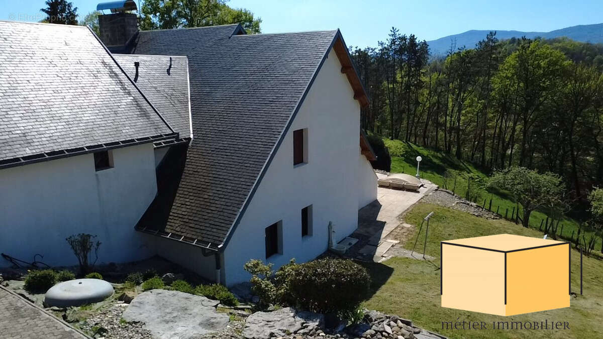 Maison à CHAZEY-BONS