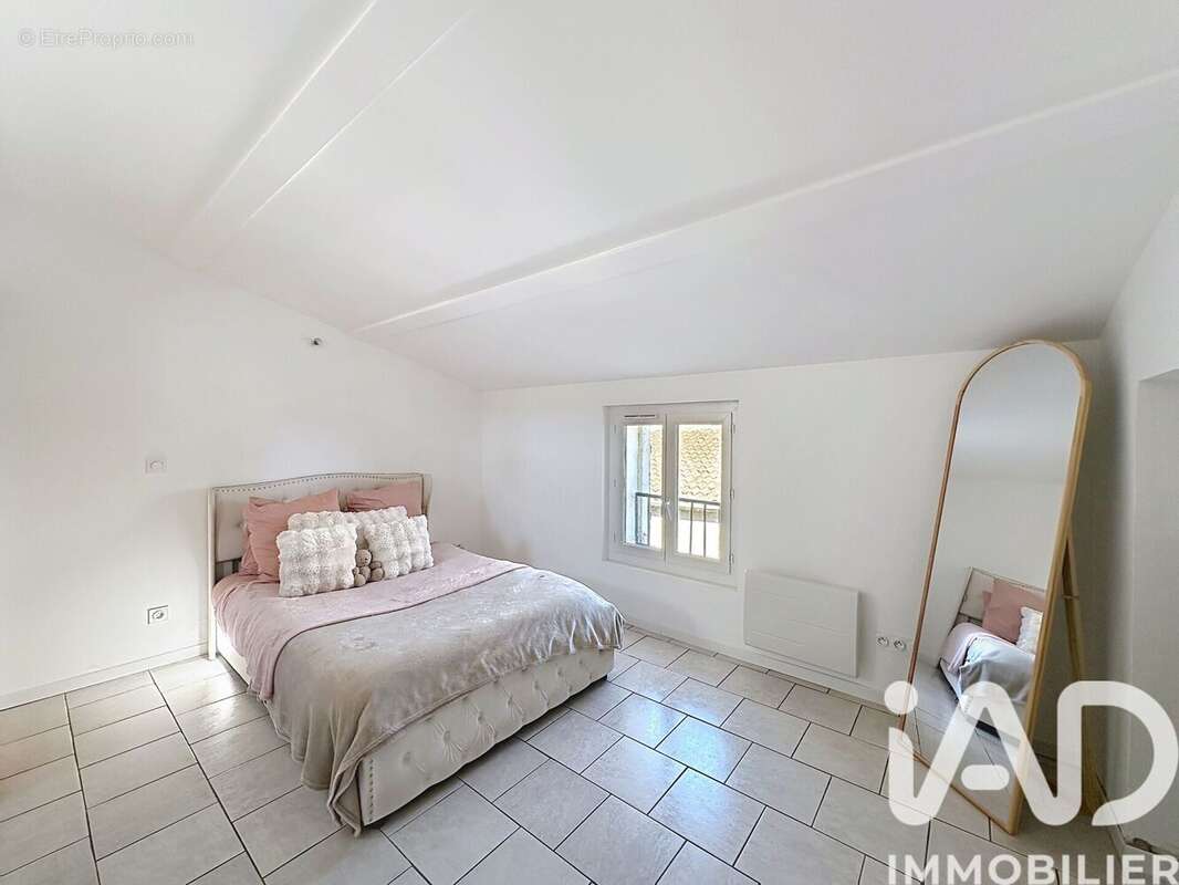 Maison 81 m² à Jonquieres-Saint-Vincent  - photo 5