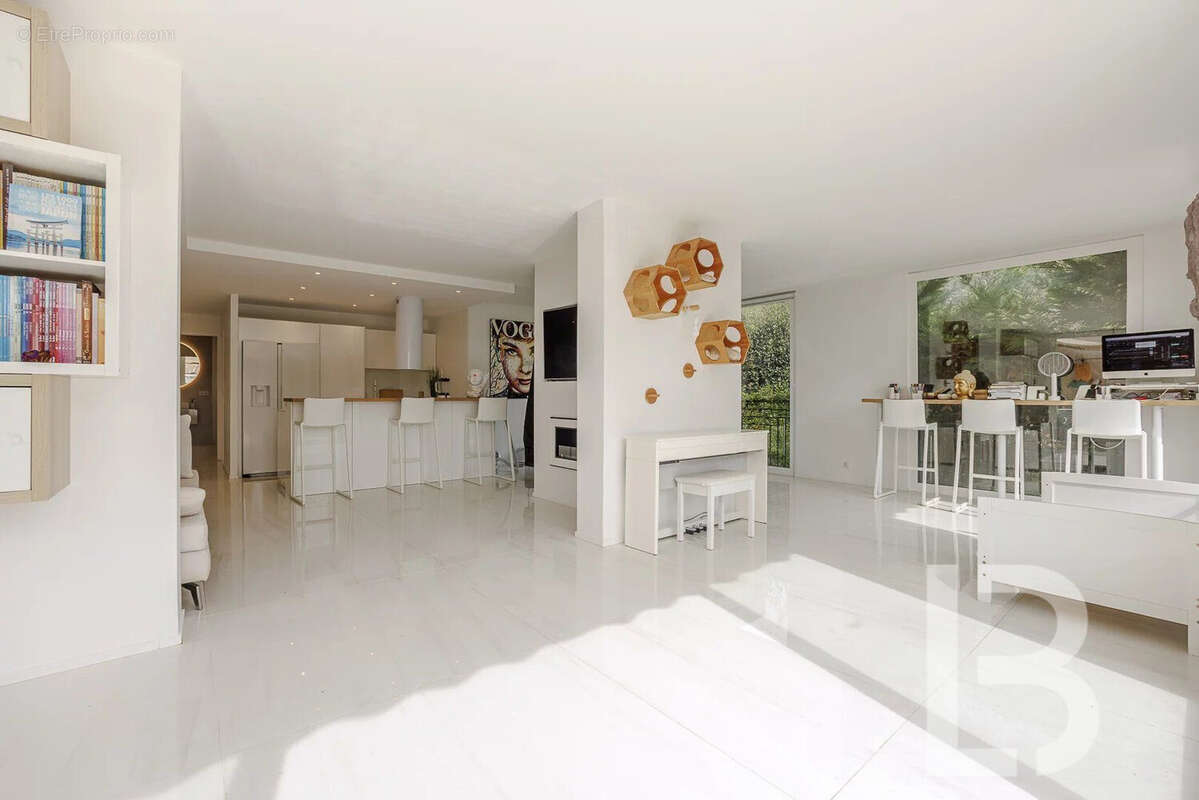 Appartement à MOUGINS