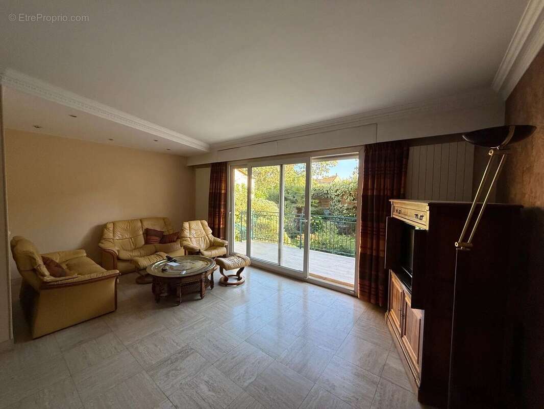 Maison à SAINT-MAUR-DES-FOSSES