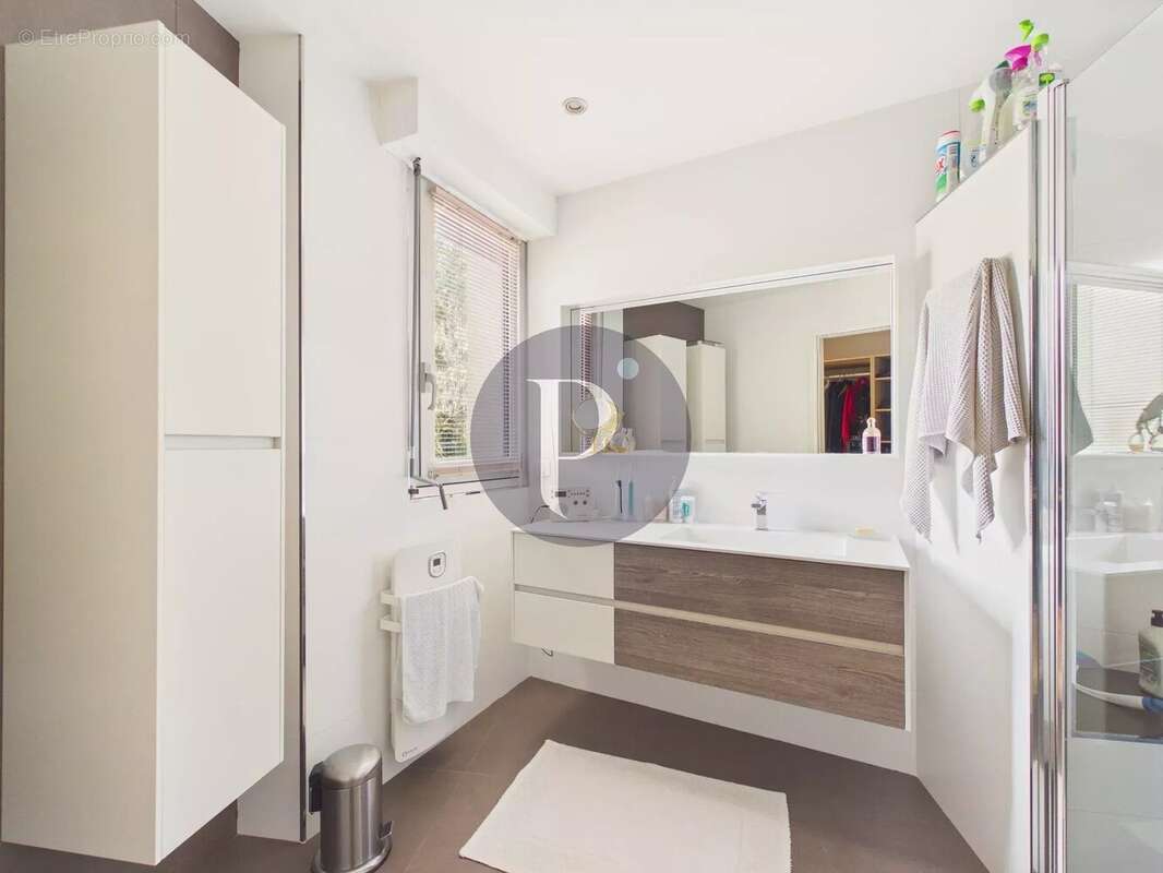 Maison à LE PLESSIS-ROBINSON