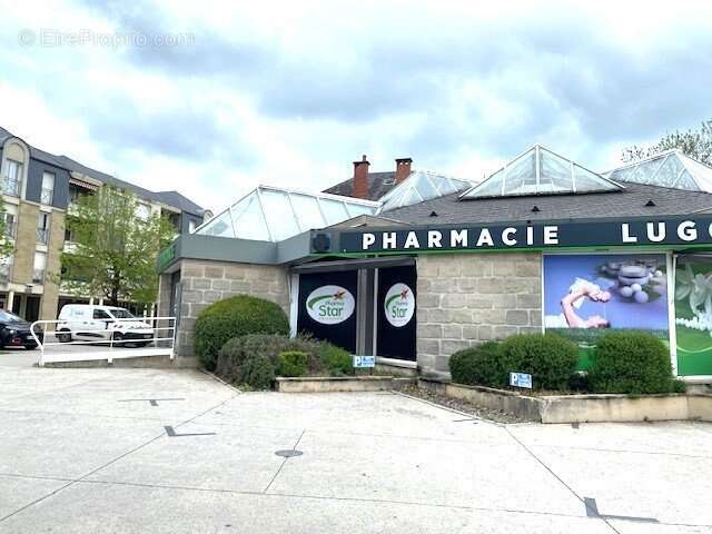 Local Commercial Plein Centre d Ville Malemort 295m2 Parking - photo 4