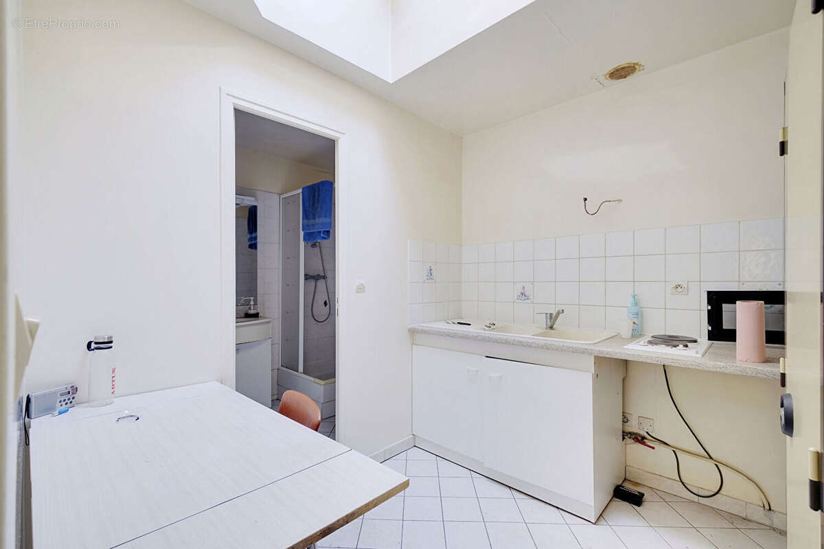 Commerce à PARIS-10E