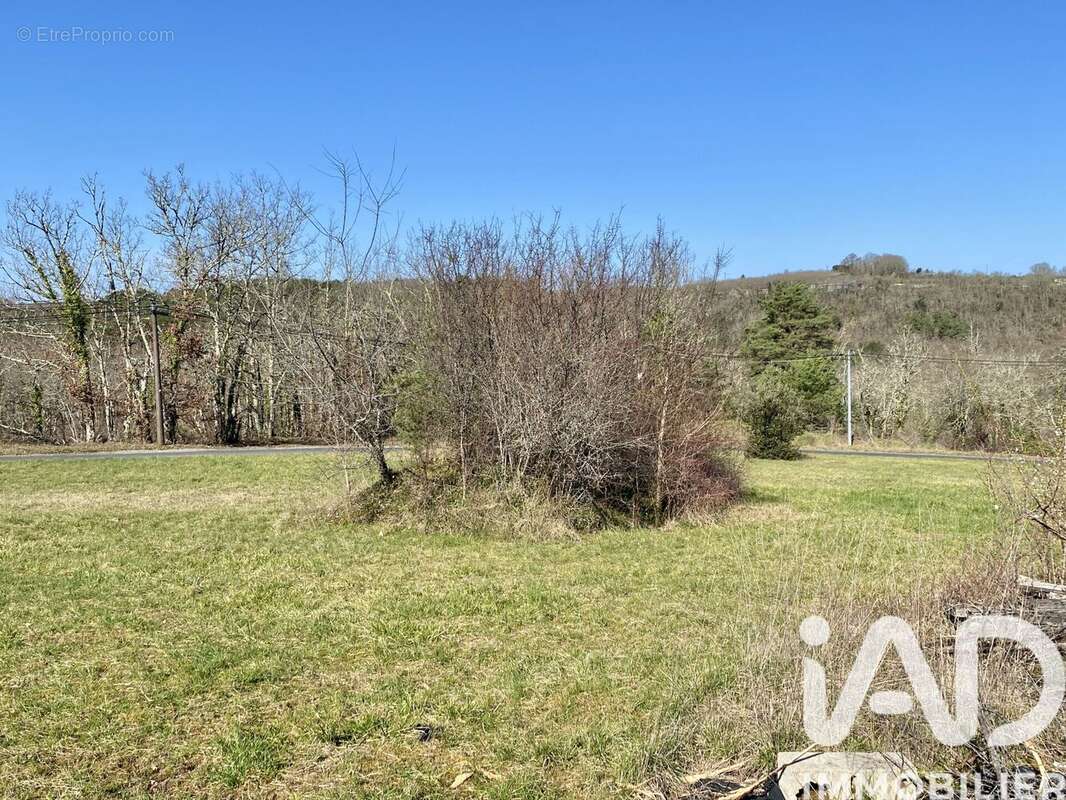 Terrain 2075 m² à Saint-Cybranet  - photo 6