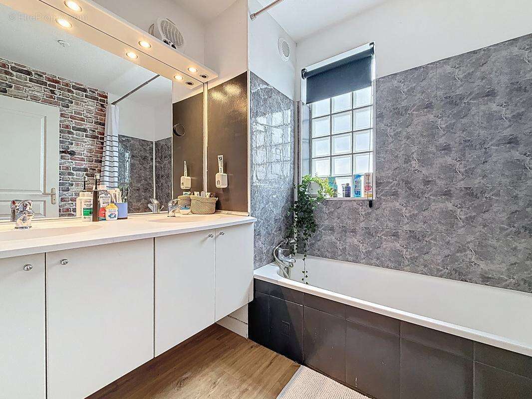 Appartement à VENISSIEUX