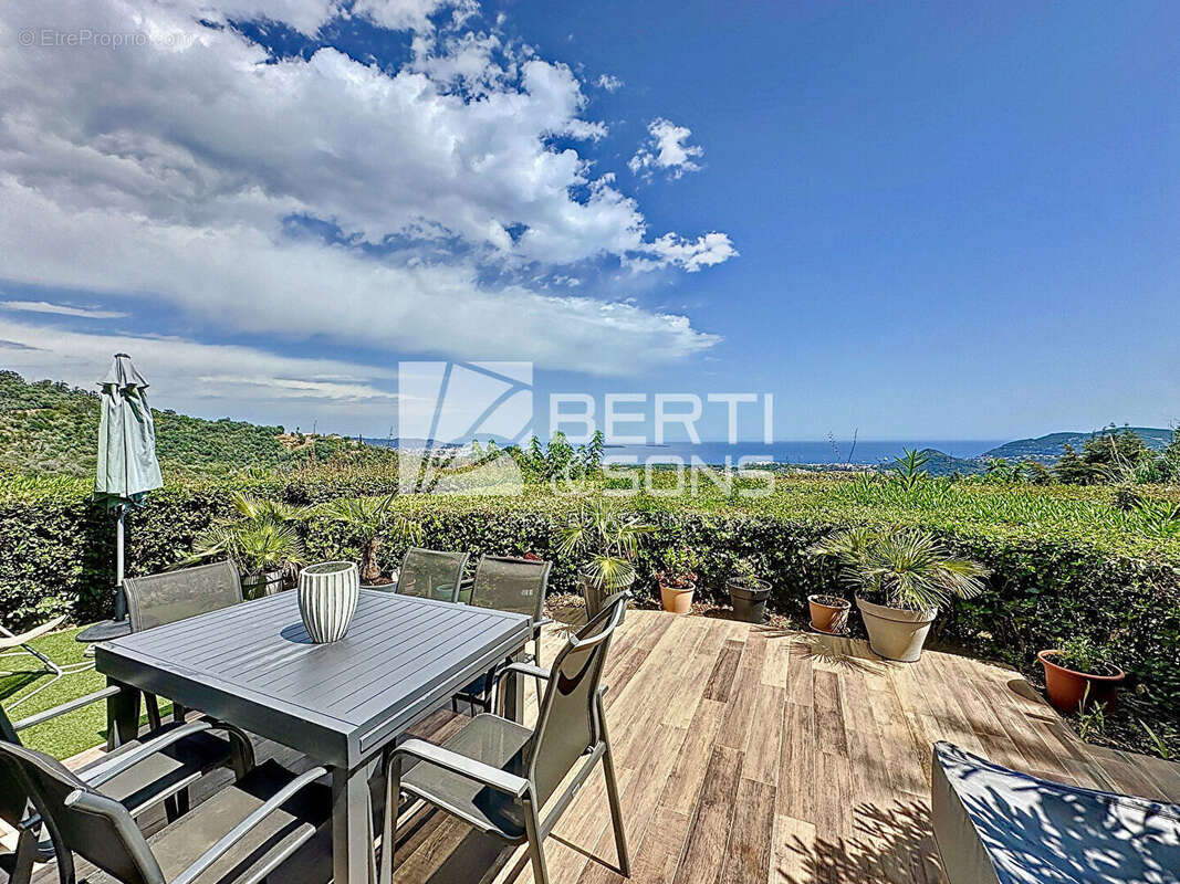 Appartement à MANDELIEU-LA-NAPOULE