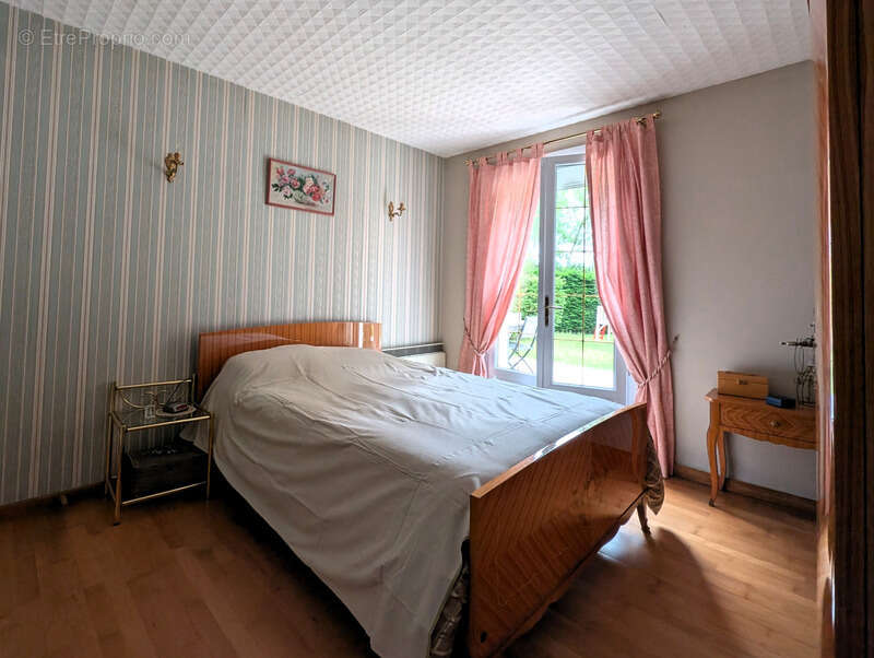 Maison familiale avec jardin à CHECY (45) - photo 5