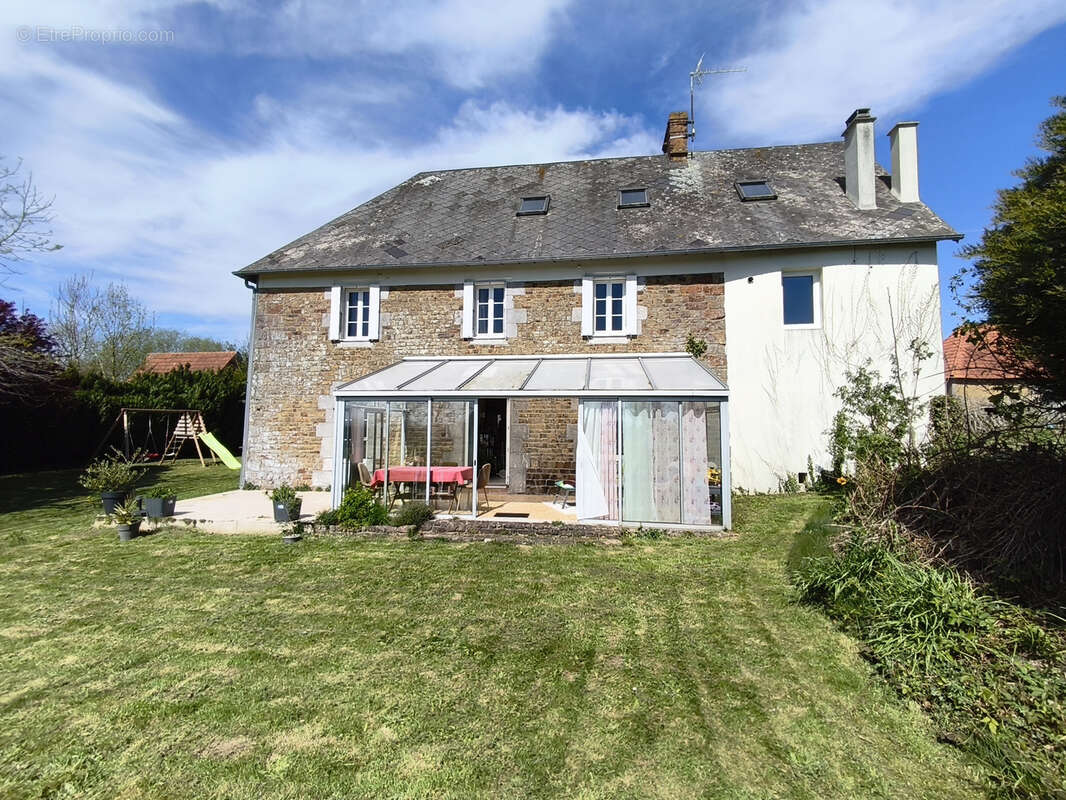 Maison à SAINT-DENIS-LE-GAST