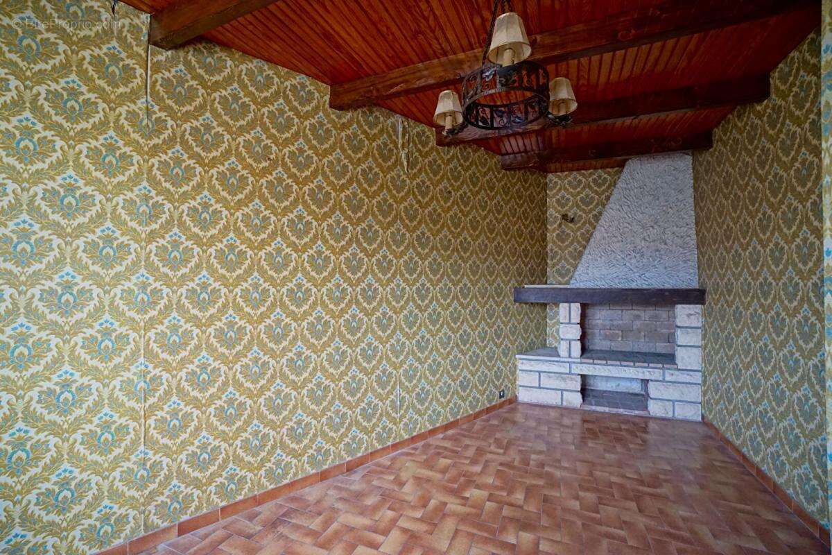 Appartement à SALINDRES