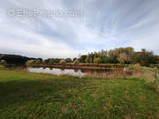 Terrain à SAINT-GEORGES-DE-POINTINDOUX