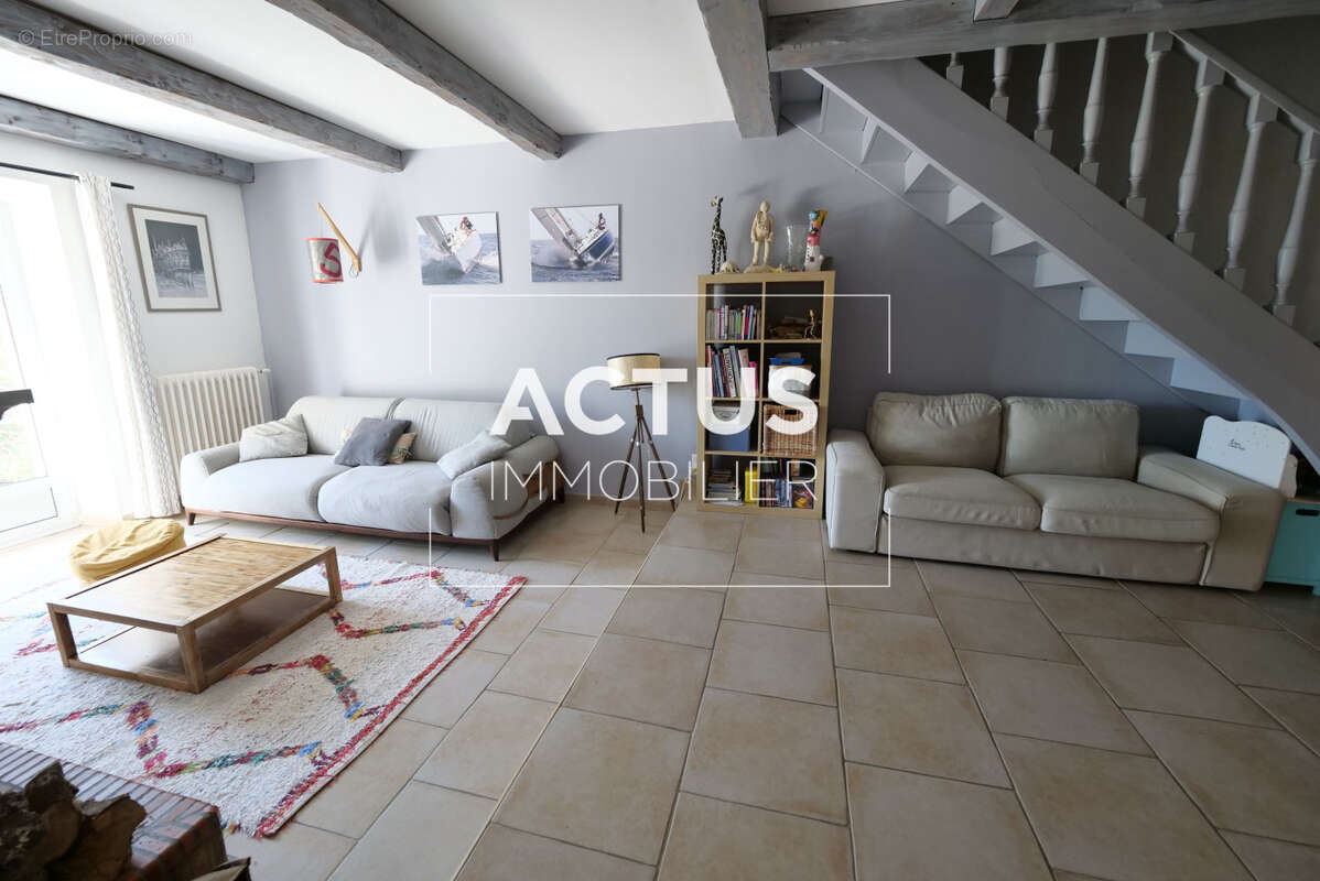 Maison 135 m² à Aurons  - photo 4