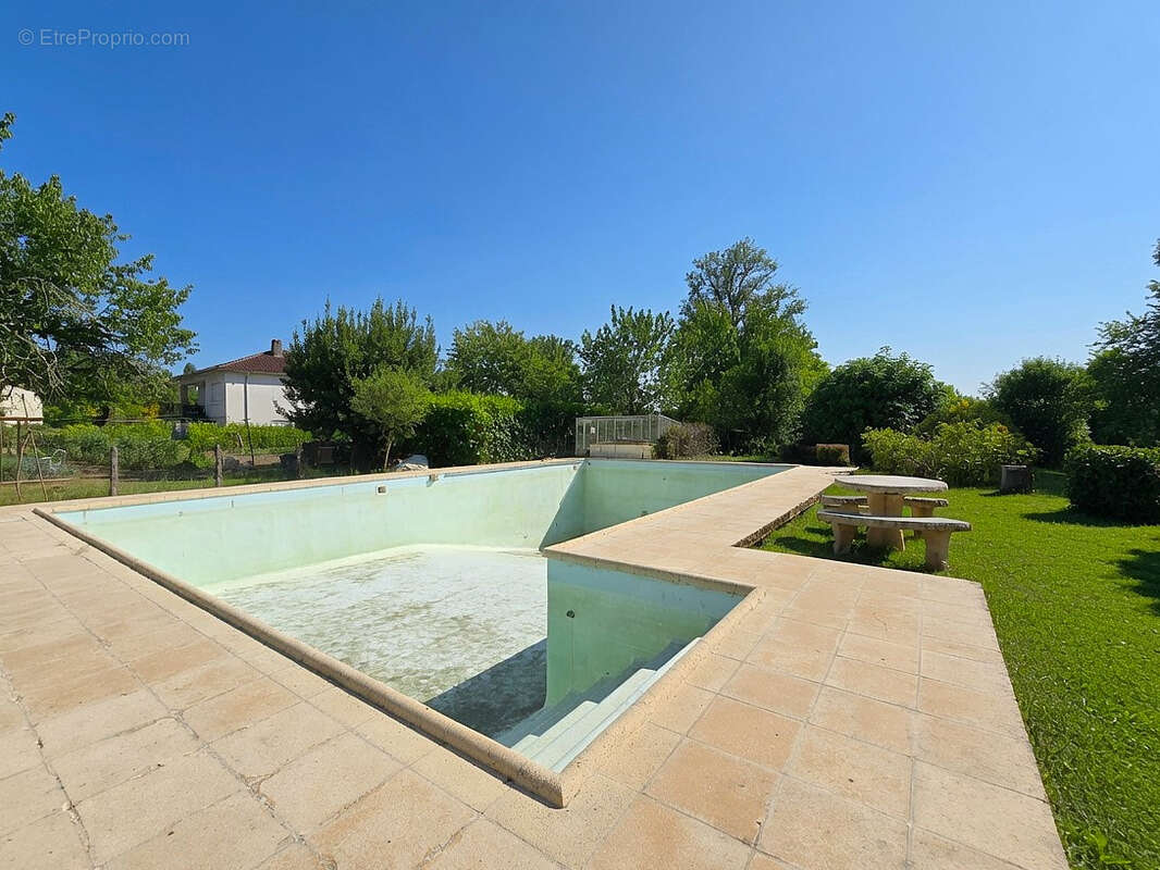 Maison à MONTAYRAL