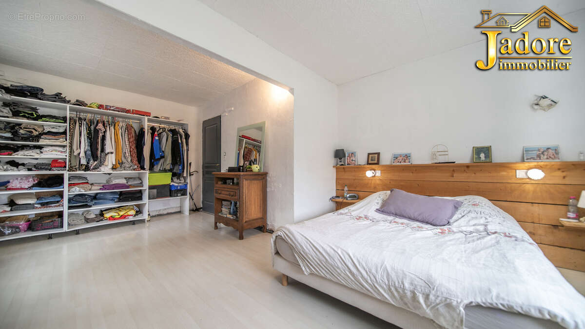 Maison à LA CHAPELLE-DEVANT-BRUYERES