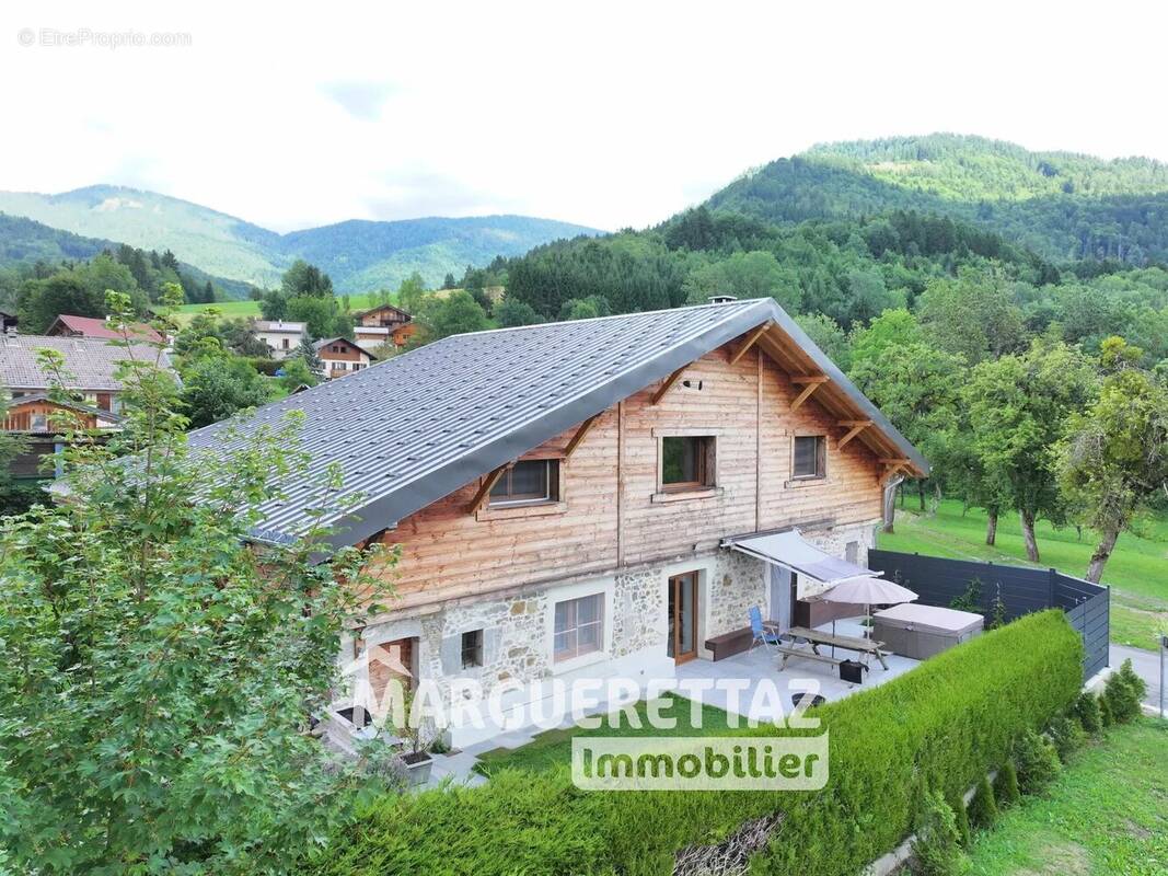 Maison à ONNION