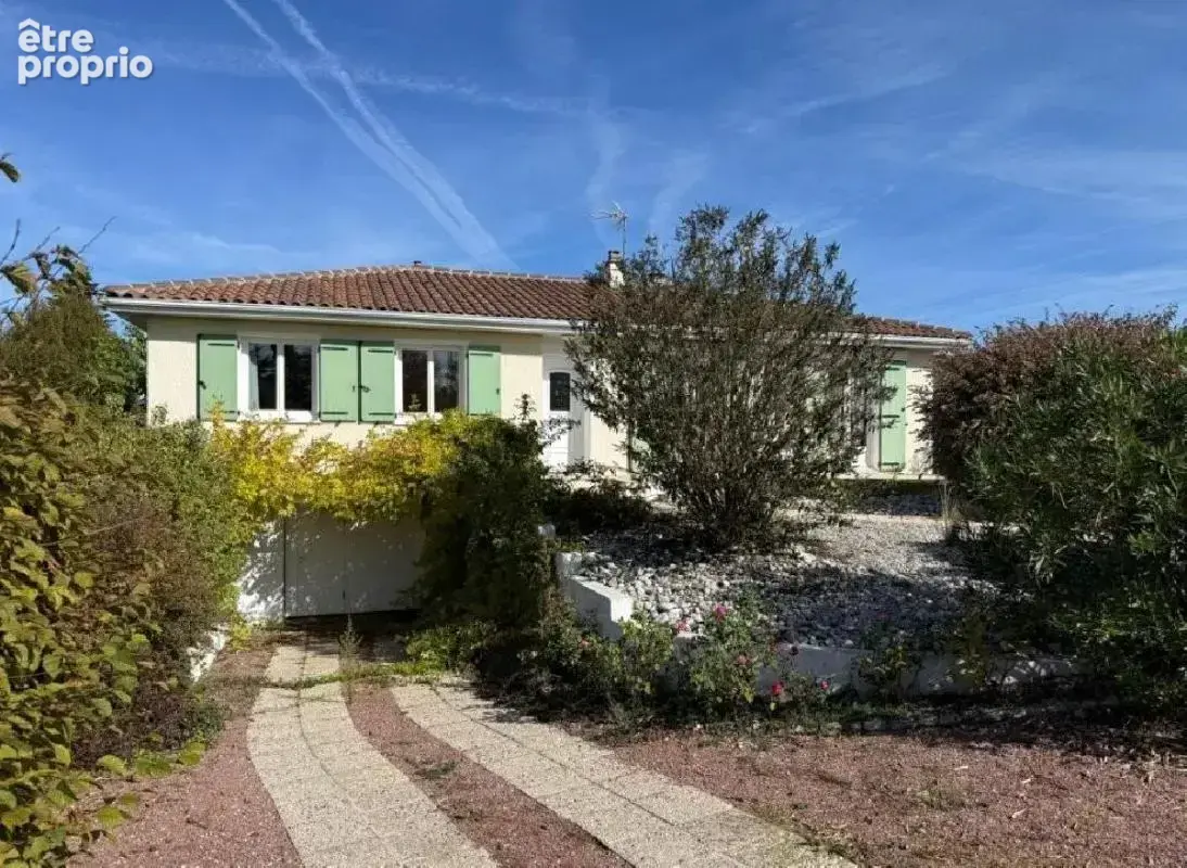 Maison 6 pièces 117 m² à vendre à Ruffec (16700) - photo 2