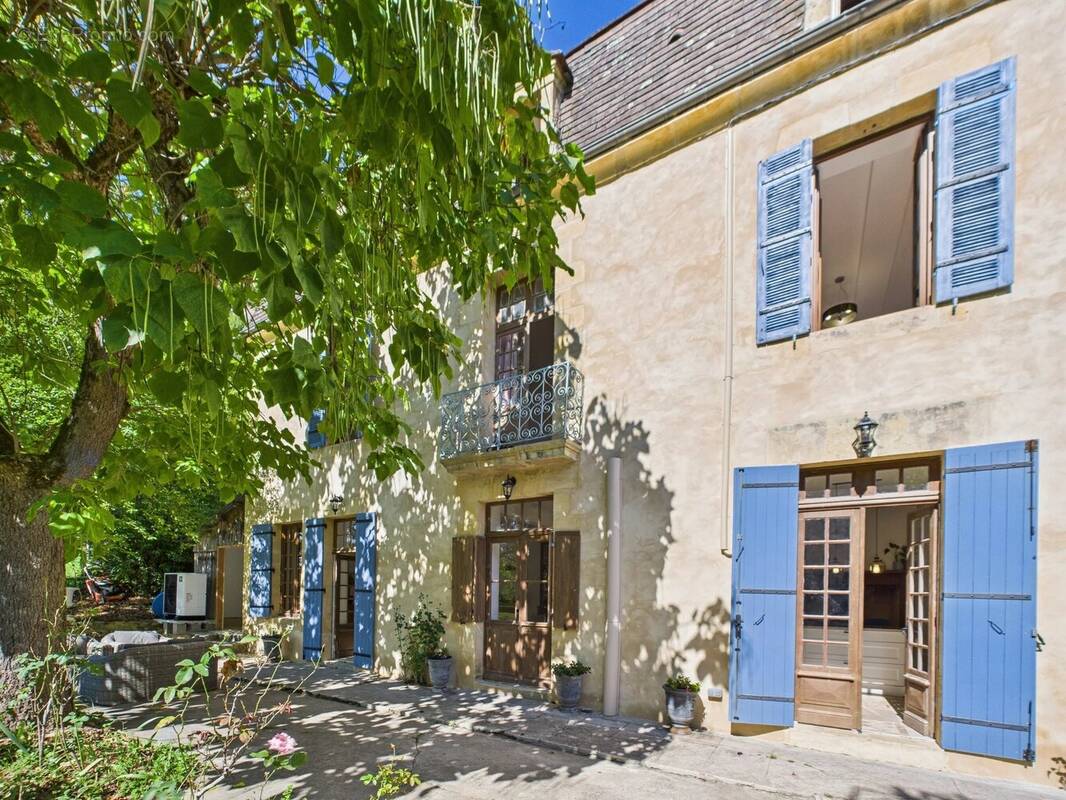 Maison à BEYNAC-ET-CAZENAC